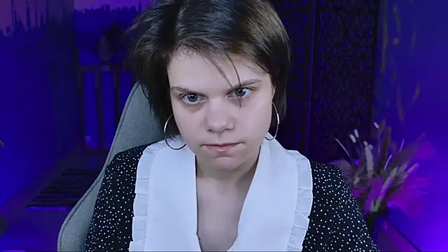 EllieMurler online show from September 23, 2025, 9:12 am