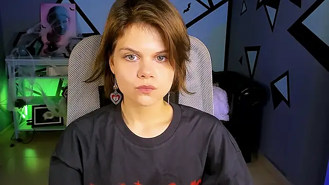 EllieMurler online show from October 22, 2025, 9:09 am