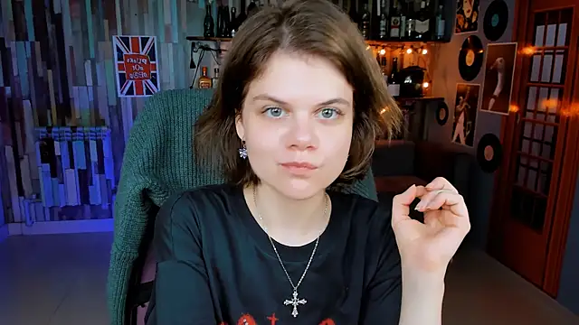 EllieMurler online show from November 15, 2025, 9:06 am