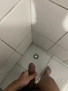 renannoviinho17z online show from April 4, 2026, 8:50 pm