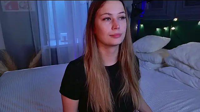 Snapshot of Sofii_Ly chatting on November 15, 2025, 6:00 am Sofii Ly online show from November 15, 2025, 6:00 am