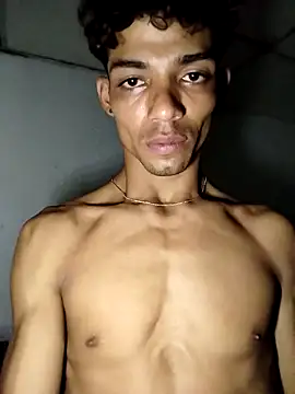 Brayanellatino online show from April 15, 2026, 11:05 pm