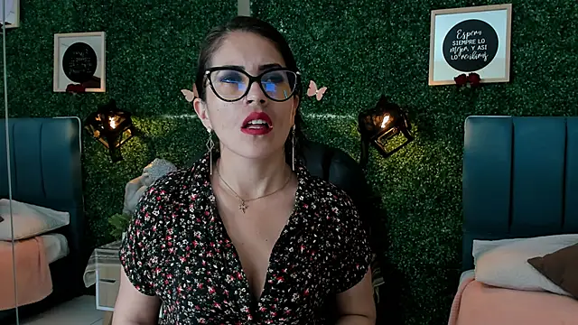 Linagh  online show from October 22, 2025, 11:43 am