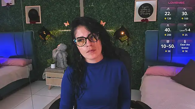 Linagh  online show from November 6, 2025, 12:06 pm