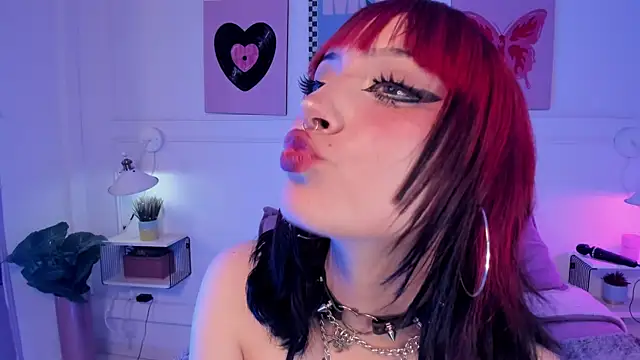 Zoe Lynch  online show from May 8, 2026, 12:10 pm