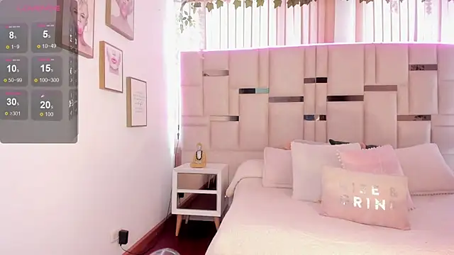 Zoey thompson online show from December 1, 2025, 7:30 pm