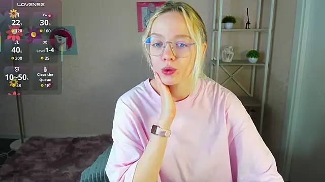 Snapshot of R0cket_bunny chatting on September 20, 2025, 12:00 am R0cket bunny online show from September 20, 2025, 12:00 am