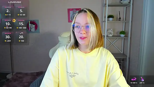 Snapshot of R0cket_bunny chatting on September 21, 2025, 12:01 am R0cket bunny online show from September 21, 2025, 12:01 am