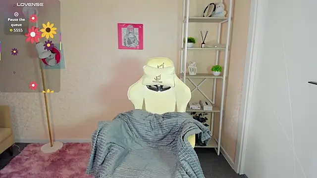 Snapshot of R0cket_bunny chatting on September 30, 2025, 12:04 am R0cket bunny online show from September 30, 2025, 12:04 am