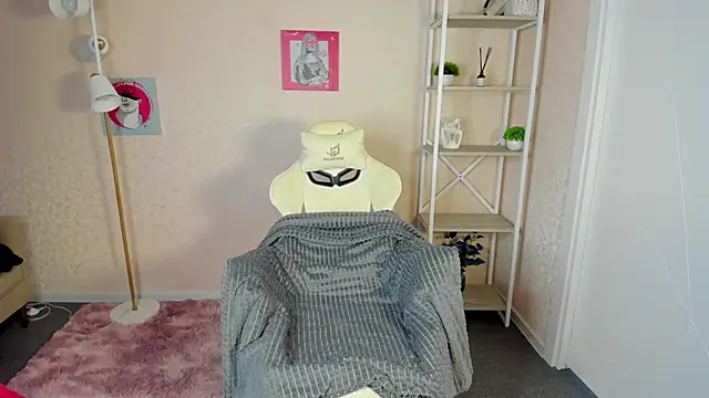 Snapshot of R0cket_bunny chatting on October 7, 2025, 1:03 am R0cket bunny online show from October 7, 2025, 1:03 am