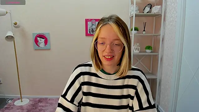 Snapshot of R0cket_bunny chatting on October 11, 2025, 1:05 am R0cket bunny online show from October 11, 2025, 1:05 am