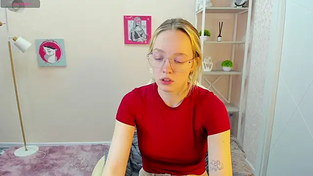 Snapshot of R0cket_bunny chatting on October 13, 2025, 1:16 am R0cket bunny online show from October 13, 2025, 1:16 am