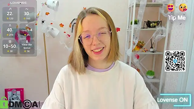 Snapshot of R0cket_bunny chatting on October 22, 2025, 1:06 am R0cket bunny online show from October 22, 2025, 1:06 am