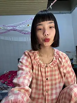 andymi1 online show from April 19, 2026, 2:33 am