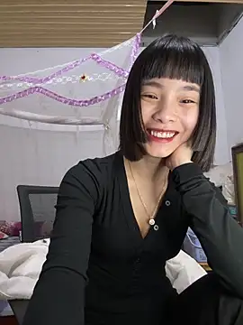 andymi1 online show from April 25, 2026, 2:03 am