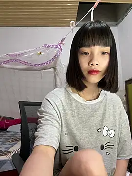 Snapshot of andymi1 chatting on June 9, 2026, 2:23 am andymi1 online show from June 9, 2026, 2:23 am