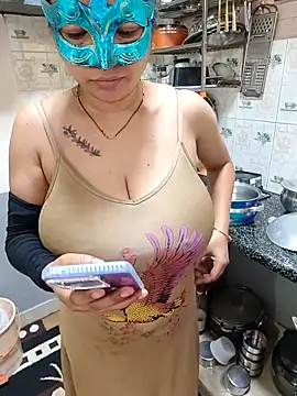 Queen Nightt online show from September 12, 2025, 3:50 am