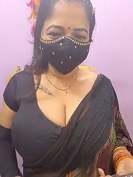 Queen Nightt online show from October 13, 2025, 5:24 pm