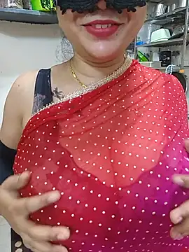 Snapshot of Queen_Nightt chatting on June 18, 2026, 3:40 am Queen Nightt online show from June 18, 2026, 3:40 am