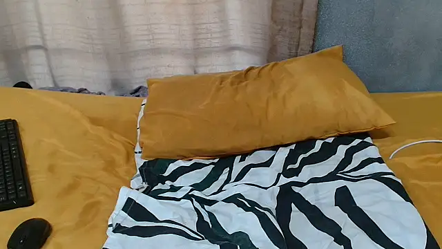 curvydarckcohocolate online show from October 7, 2025, 7:38 am