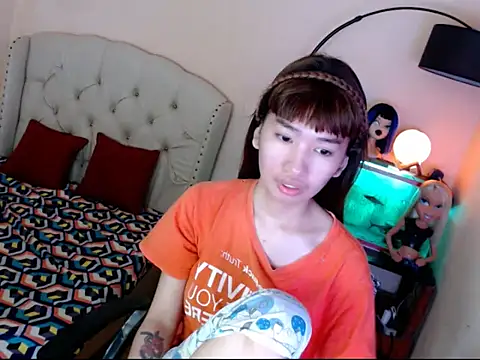 ShantalFoxxy  online show from October 29, 2025, 12:24 am