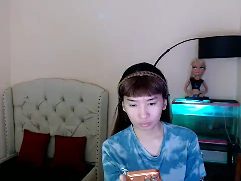 ShantalFoxxy  online show from April 19, 2026, 1:05 am