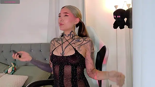 sara queen10 online show from February 20, 2026, 7:25 pm