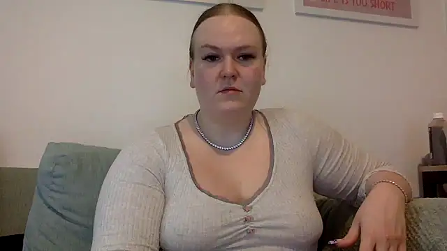 gracelovesxx online show from June 3, 2026, 4:34 pm