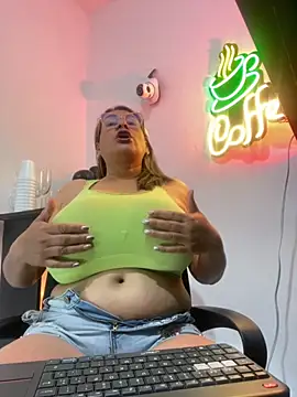 Snapshot of AlexxiaaMat chatting on September 16, 2025, 11:11 am AlexxiaaMat online show from September 16, 2025, 11:11 am