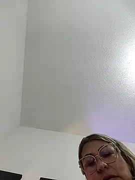 Snapshot of AlexxiaaMat chatting on November 12, 2025, 11:10 am AlexxiaaMat online show from November 12, 2025, 11:10 am