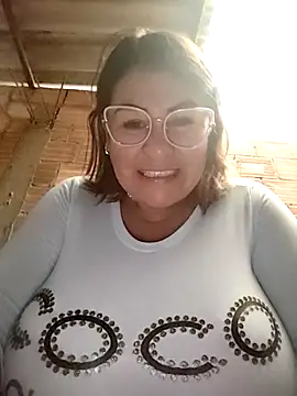Snapshot of AlexxiaaMat chatting on May 12, 2026, 11:07 am AlexxiaaMat online show from May 12, 2026, 11:07 am