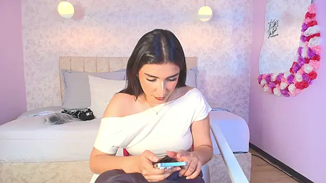 sweet artemiis online show from September 22, 2025, 8:11 pm