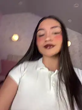 sweet artemiis online show from November 15, 2025, 7:43 pm