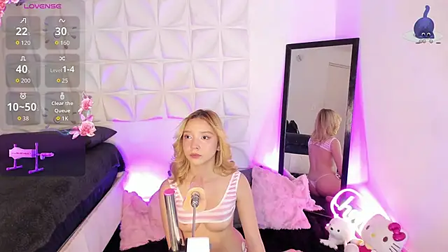 JuliethMoss online show from September 15, 2025, 8:31 pm