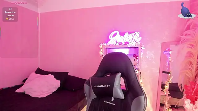 JuliethMoss online show from March 21, 2026, 8:23 pm