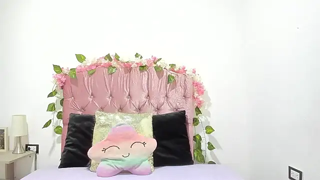 Snapshot of ivy_moon05 chatting on September 13, 2025, 6:08 pm ivy moon05 online show from September 13, 2025, 6:08 pm