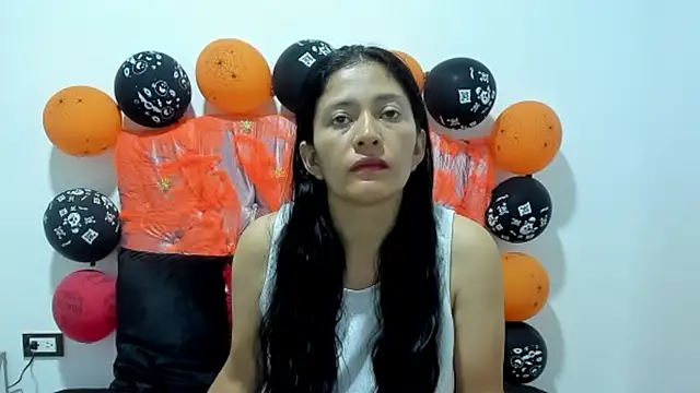 Snapshot of ivy_moon05 chatting on November 3, 2025, 1:01 pm ivy moon05 online show from November 3, 2025, 1:01 pm