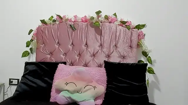 Snapshot of ivy_moon05 chatting on November 5, 2025, 4:07 pm ivy moon05 online show from November 5, 2025, 4:07 pm