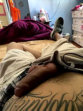 erectocontigo69 online show from November 29, 2025, 2:53 pm