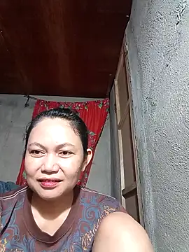 Everleigh mom online show from October 8, 2025, 1:31 pm