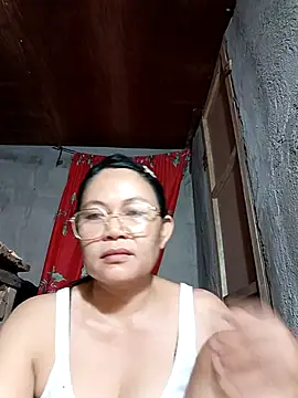 Everleigh mom online show from October 22, 2025, 8:03 am