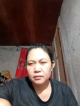 Everleigh mom online show from November 2, 2025, 9:44 am