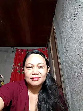 Everleigh mom online show from December 14, 2025, 8:02 pm