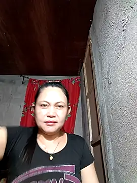 Everleigh mom online show from December 17, 2025, 9:59 am