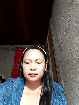 Everleigh mom online show from December 21, 2025, 8:27 pm