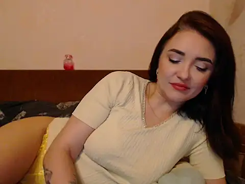 Veronica-Luxs online show from November 12, 2025, 6:58 am