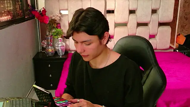 Snapshot of alandelrey57 chatting on February 12, 2026, 2:45 pm alandelrey57 online show from February 12, 2026, 2:45 pm