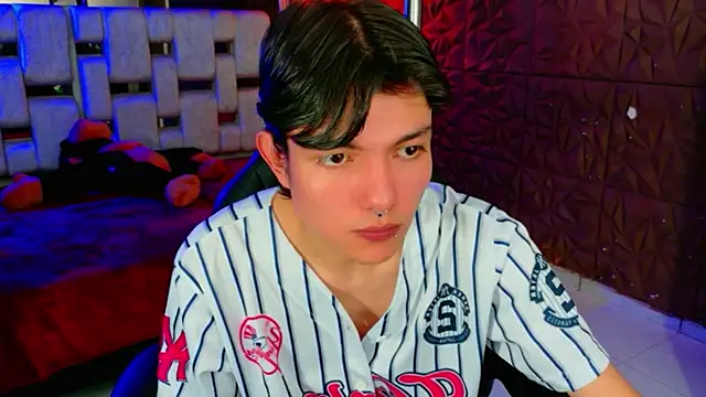 Snapshot of alandelrey57 chatting on February 19, 2026, 2:51 am alandelrey57 online show from February 19, 2026, 2:51 am