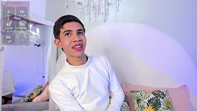 JoshuaSanzz online show from November 1, 2025, 3:41 am