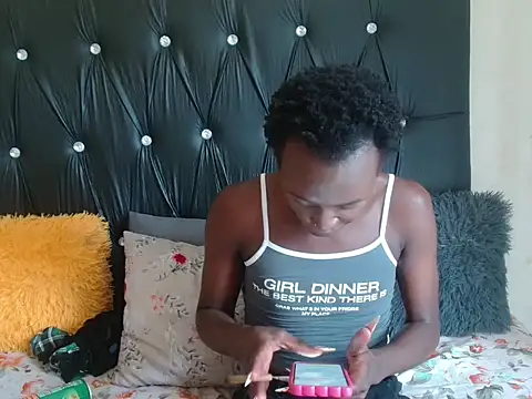 Lsnickykhanyile online show from October 31, 2025, 11:44 am